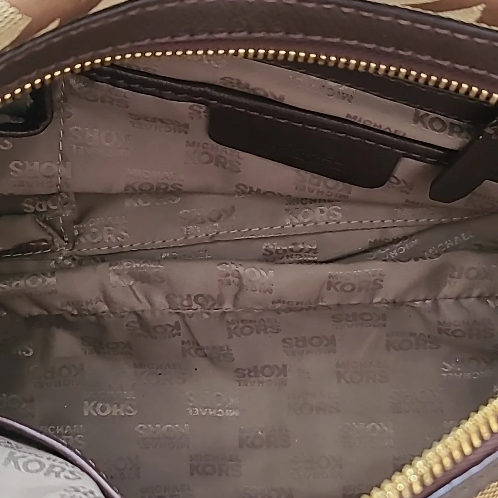 Michael Kors Monogram Bag - Picture 14 of 16